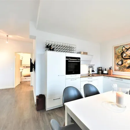 Seeblick 13 Roter Apartment